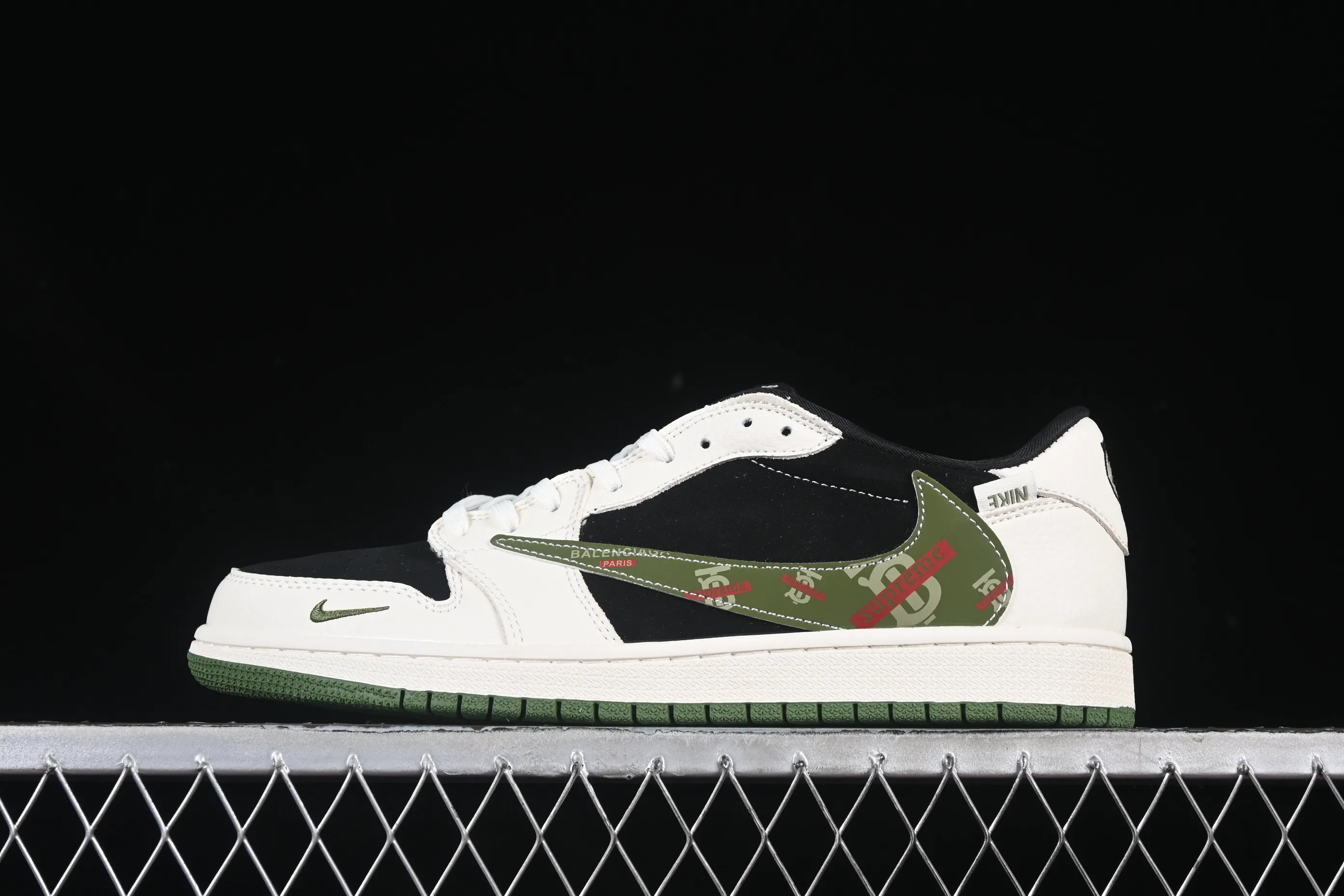 All categories Air Jordan Jordan series basketball shoes Air Jordan 1 Low High-end customized low-top sneakers Travis Scott x Fragment Design x Air Jordan 1 Low OG SP Joe 1 Burberry joint beige black green hook low-top cultural casual sneakers XS2024-032